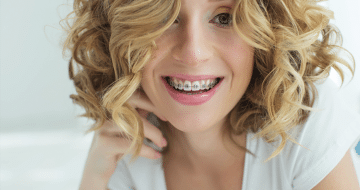 What’s the difference between clear and metal braces?
